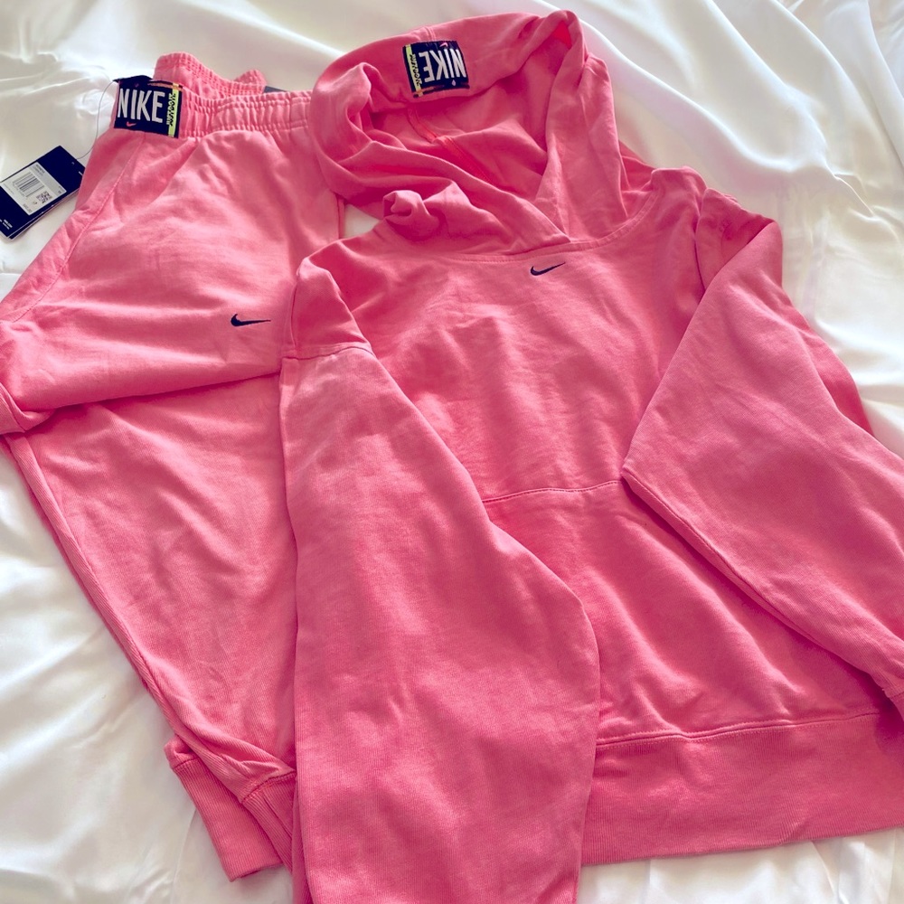 Nike neon pink sweatsuit